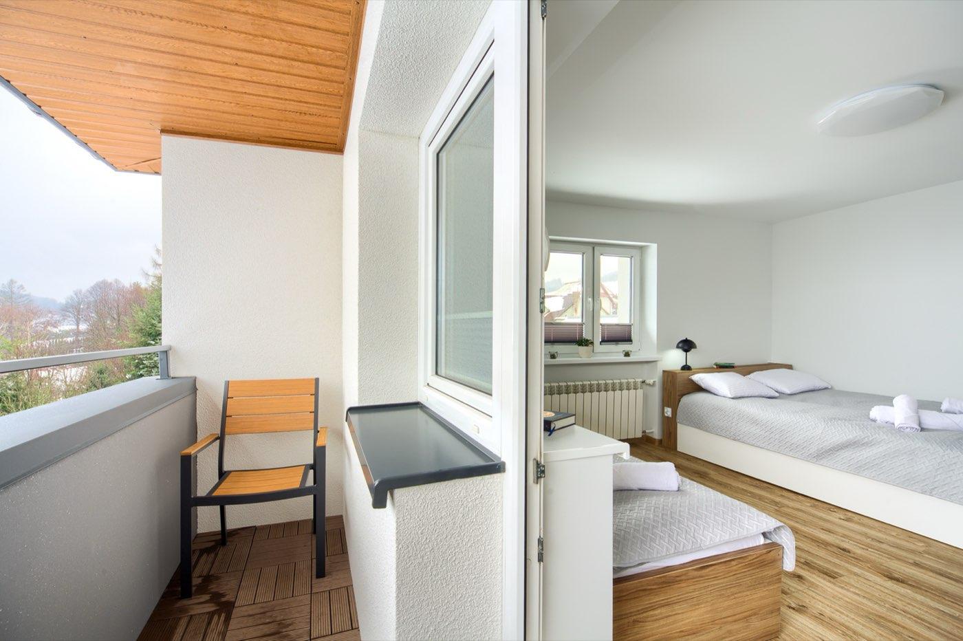 Jasna kuchnia w apartamencie