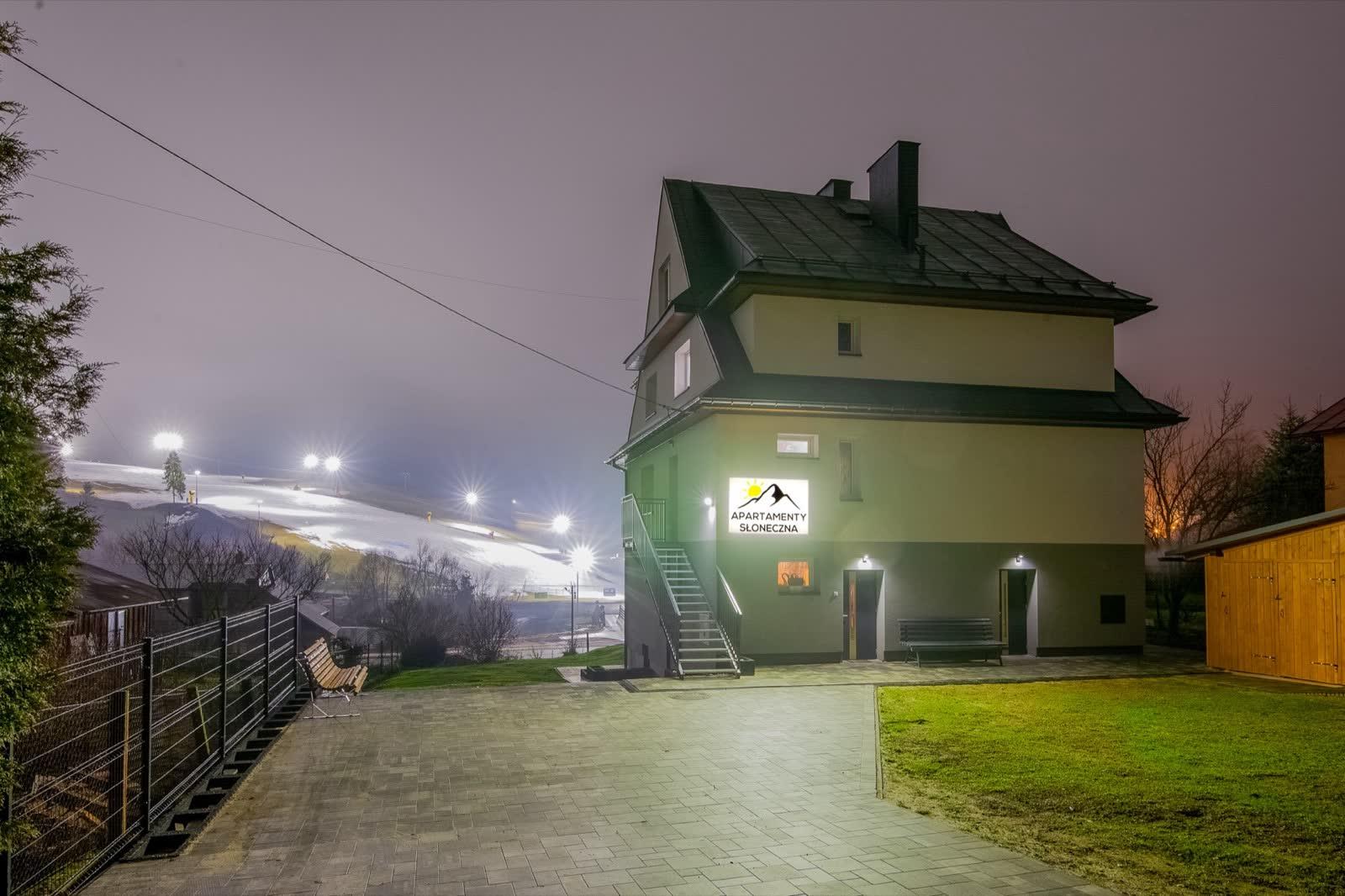 Zielone wzgórza w okolicy Tylicza